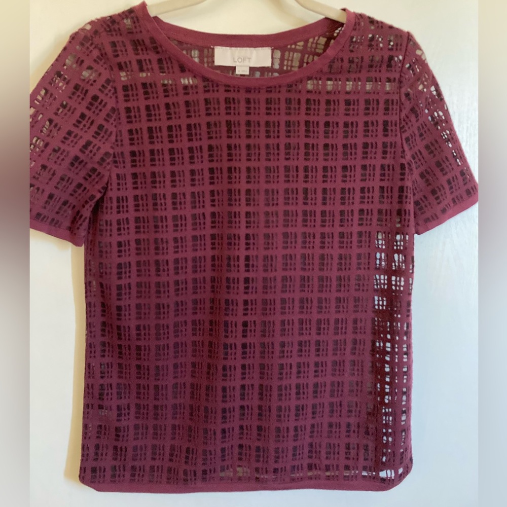 *Loft Burgundy Maroon Sheer Geometric Pattern Short Sleeve XS Blouse Shirt #O